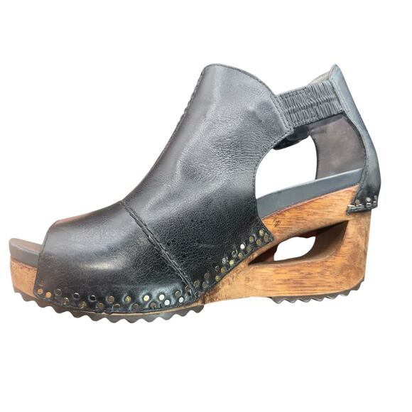 Dansko Marlow Black Leather Peep Toe Wedge Sandals Size 38 (US 7.5–8) - Picture 10 of 12